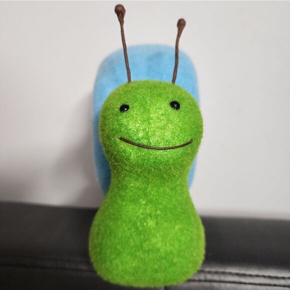 Nwt Easter Blue and Green Snail Tabletop Decoration, 8.4 in x 7.4 in - Picture 3 of 5